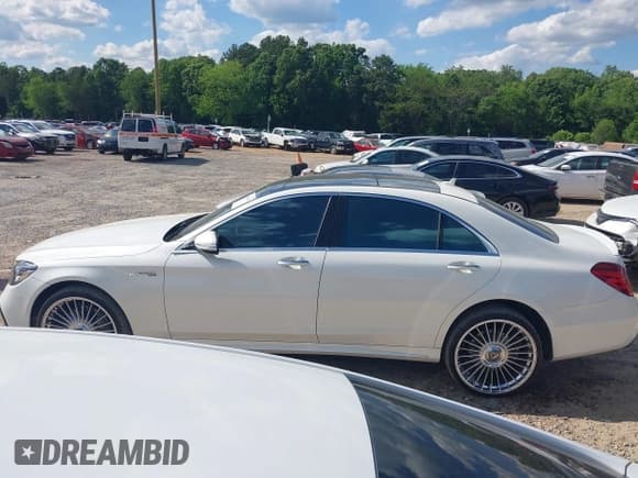 ✅ 2014 Mercedes-Benz S 550 • VIN: WDDUG8CB7EA020603 • Лот: 42205201. Опубликован ранее на IAAI с пробегом 172 725 миль. Бесплатный доступ к архиву аукционных продаж из США и подробный отчёт об истории автомобиля на DreamBid. Изображение 14.