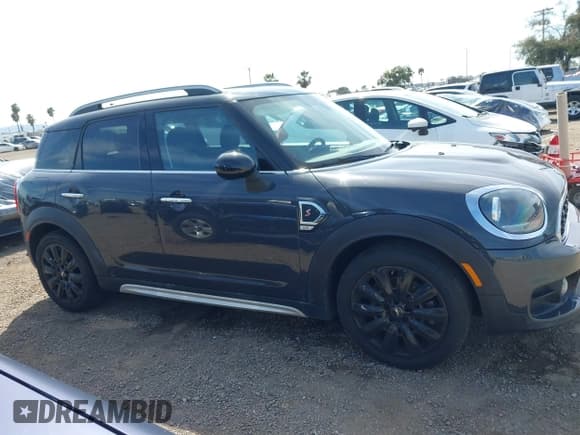 ✅ 2019 MINI Countryman Cooper S • VIN: WMZYT3C54K3E97707 • Лот: 41882818. Опубликован ранее на IAAI с пробегом 51 567 миль. Бесплатный доступ к архиву аукционных продаж из США и подробный отчёт об истории автомобиля на DreamBid. Изображение 13.