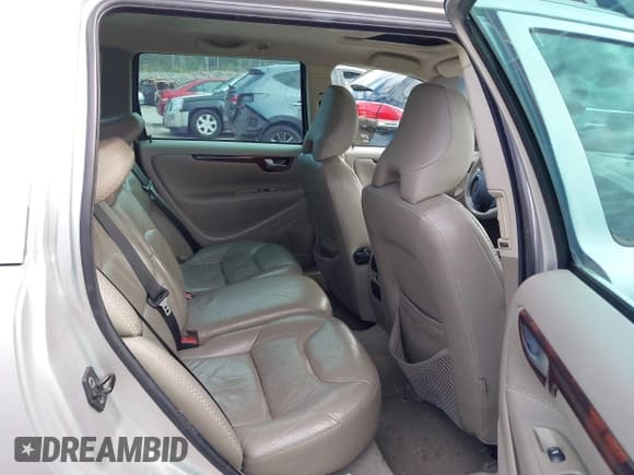 ✅ 2006 Volvo XC70 • VIN: YV4SZ592061241539 • Lot: 43602629. Listed on IAAI with 152,914 mi. Free auction sales archive from the USA and detailed vehicle history report at DreamBid. Image 8.