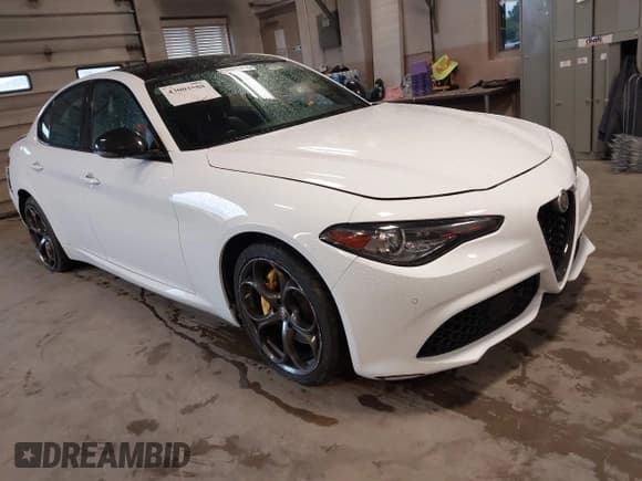 ✅ 2021 Alfa Romeo Giulia Ti Sport • VIN: ZARFANBN0M7647630 • Лот: 43003588. Опубликован ранее на IAAI с пробегом 73 948 миль. Бесплатный доступ к архиву аукционных продаж из США и подробный отчёт об истории автомобиля на DreamBid. Изображение 1.