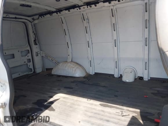 ✅ 2021 Chevrolet Express Cargo • VIN: 1GCWGAFP8M1190582 • Lot: 42826973. Listed on IAAI with 125,994 mi. Free auction sales archive from the USA and detailed vehicle history report at DreamBid. Image 8.