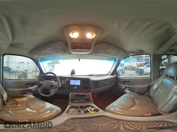 ✅ 2004 Chevrolet Suburban Z71 • VIN: 3GNFK16Z94G310219 • Лот: 45228915. Опубликован ранее на Copart с пробегом 341 057 миль. Бесплатный доступ к архиву аукционных продаж из США и подробный отчёт об истории автомобиля на DreamBid. Изображение 14.