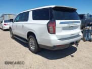 ✅ 2021 Chevrolet Suburban LT • VIN: 1GNSKCKD2MR144193 • Lot: 42848977. Wystawiony na IAAI z przebiegiem 117 662 mil. Bezpłatny archiwum sprzedaży aukcyjnych z USA i szczegółowy raport historii pojazdu na DreamBid. Zdjęcie 3.