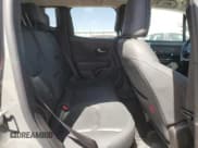 ✅ 2022 Jeep Renegade Trailhawk • VIN: ZACNJDC11NPN55195 • Lot: 52811305. Wystawiony na Copart z przebiegiem 57 688 mil. Bezpłatny archiwum sprzedaży aukcyjnych z USA i szczegółowy raport historii pojazdu na DreamBid. Zdjęcie 11.