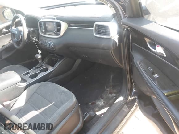 ✅ 2020 Kia Sorento LX • VIN: 5XYPG4A3XLG651578 • Лот: 43376477. Опубликован ранее на IAAI с пробегом 98 908 миль. Бесплатный доступ к архиву аукционных продаж из США и подробный отчёт об истории автомобиля на DreamBid. Изображение 5.