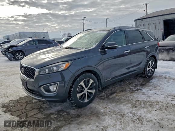 ✅ 2016 Kia Sorento EX • VIN: 5XYPHDA59GG158821 • Lot: 95576035. Listed on Copart with 139,244 mi. Free auction sales archive from the USA and detailed vehicle history report at DreamBid. Image 1.
