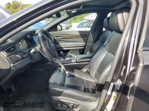 ✅ 2013 BMW 7 Series 750i xDrive • VIN: WBAYB6C51DD223523 • Lot: 80131895. Listed on Copart with 142,832 mi. Free auction sales archive from the USA and detailed vehicle history report at DreamBid. Image 7.