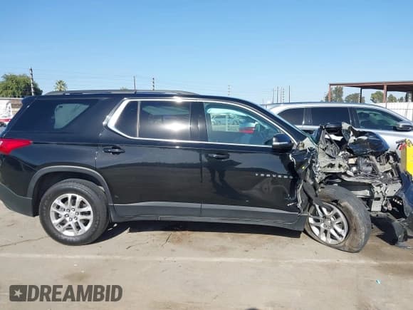 ✅ 2021 Chevrolet Traverse LT Cloth • VIN: 1GNERGKW7MJ236528 • Lot: 43406533. Wystawiony na IAAI z przebiegiem 59 484 mil. Bezpłatny archiwum sprzedaży aukcyjnych z USA i szczegółowy raport historii pojazdu na DreamBid. Zdjęcie 14.