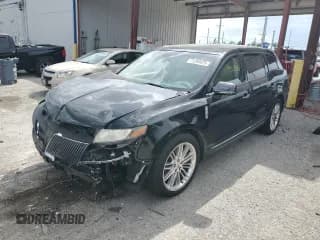 ✅ 2013 Lincoln MKT EcoBoost • VIN: 2LMHJ5AT8DBL59042 • Lot: 71299475. Wystawiony na Copart z przebiegiem 93 848 mil. Bezpłatny archiwum sprzedaży aukcyjnych z USA i szczegółowy raport historii pojazdu na DreamBid. Zdjęcie 1.