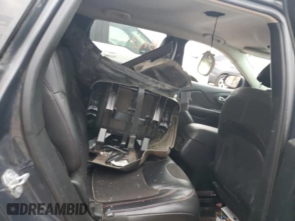 ✅ 2017 Jeep Cherokee Trailhawk • VIN: 1C4PJMBS5HW539000 • Lot: 91345535. Listed on Copart with 172,277 mi. Free auction sales archive from the USA and detailed vehicle history report at DreamBid. Image 11.