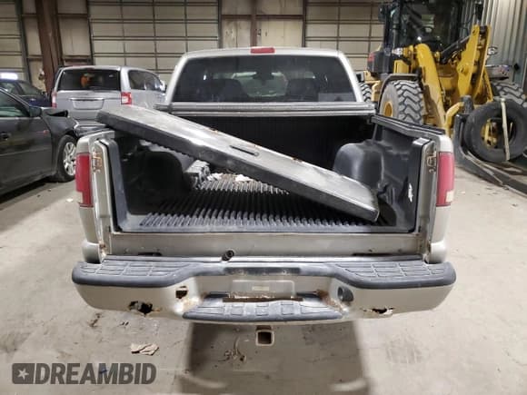 ✅ 2004 Chevrolet S-10 LS • VIN: 1GCDT13X84K149130 • Лот: 84421154. Опубликован ранее на Copart с пробегом 200 221 миль. Бесплатный доступ к архиву аукционных продаж из США и подробный отчёт об истории автомобиля на DreamBid. Изображение 6.