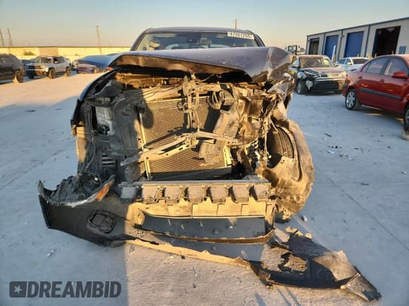 ✅ 2018 Toyota Tacoma SR • VIN: 5TFAX5GN2JX108658 • Lot: 87267255. Listed on Copart with 104,064 mi. Free auction sales archive from the USA and detailed vehicle history report at DreamBid. Image 5.