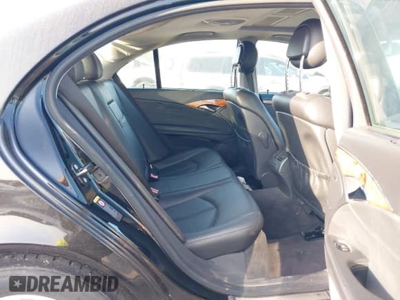 ✅ 2006 Mercedes-Benz E 350 • VIN: WDBUF56J16A819193 • Lot: 43739230. Wystawiony na IAAI z przebiegiem 88 157 mil. Bezpłatny archiwum sprzedaży aukcyjnych z USA i szczegółowy raport historii pojazdu na DreamBid. Zdjęcie 8.