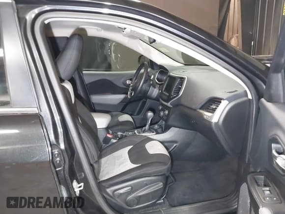 ✅ 2014 Jeep Cherokee Altitude • VIN: 1C4PJMCS0EW220176 • Lot: 42162678. Listed on IAAI with 127,370 mi. Free auction sales archive from the USA and detailed vehicle history report at DreamBid. Image 5.