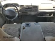 ✅ 2000 Ford F-250 XL • VIN: 1FTNX21F0YED32261 • Lot: 57243325. Wystawiony na Copart z przebiegiem 306 868 mil. Bezpłatny archiwum sprzedaży aukcyjnych z USA i szczegółowy raport historii pojazdu na DreamBid. Zdjęcie 8.