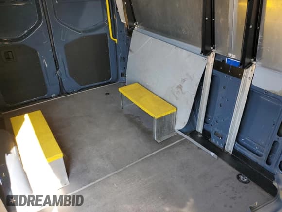 ✅ 2019 Mercedes-Benz Sprinter Cargo • VIN: WD4PF0CD8KP059812 • Lot: 58377535. Wystawiony na Copart z przebiegiem 108 915 mil. Bezpłatny archiwum sprzedaży aukcyjnych z USA i szczegółowy raport historii pojazdu na DreamBid. Zdjęcie 10.