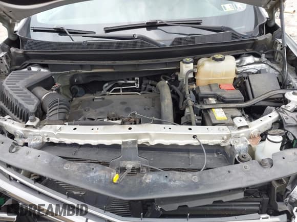 ✅ 2018 Chevrolet Traverse RS • VIN: 1GNERJKXXJJ163575 • Lot: 42869349. Wystawiony na IAAI z przebiegiem 103 158 mil. Bezpłatny archiwum sprzedaży aukcyjnych z USA i szczegółowy raport historii pojazdu na DreamBid. Zdjęcie 10.