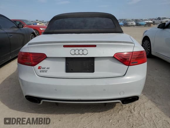 ✅ 2014 Audi RS 5 • VIN: WUAC6AFH6EN900719 • Lot: 76294014. Listed on Copart with 98,212 mi. Free auction sales archive from the USA and detailed vehicle history report at DreamBid. Image 6.