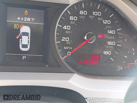 ✅ 2011 Audi A6 Premium Plus • VIN: WAUFGAFB4BN042677 • Lot: 43861073. Listed on IAAI with 123,252 mi. Free auction sales archive from the USA and detailed vehicle history report at DreamBid. Image 7.