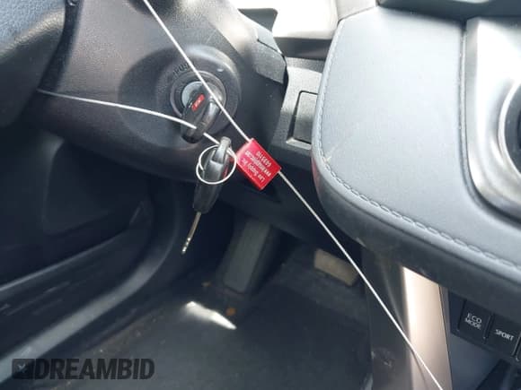 ✅ 2014 Toyota RAV4 LE • VIN: JTMZFREV0EJ021172 • Lot: 42123498. Listed on IAAI with 63,846 mi. Free auction sales archive from the USA and detailed vehicle history report at DreamBid. Image 11.