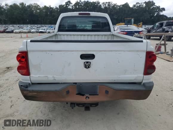 2008 Dodge Dakota ST z VIN 1D7HE22K98S558398, wystawiony jako Copart lot #86100785 z przebiegiem 199 816 mil mil oraz Szkoda całkowita • Salvage title. Historia ofert i sprzedaży dostępna na DreamBid. Obrazek 6.