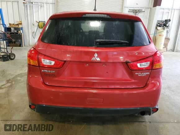 2014 Mitsubishi Outlander ES с VIN 4A4AP3AU7EE014712, выставлен на аукционе Copart как лот 68383285 с пробегом 224 606 миль миль и Списание • Salvage title. История ставок и продаж доступна на DreamBid. Изображение 6.