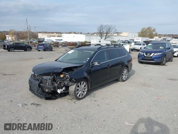 ✅ 2013 Volkswagen Jetta TDI w/Sunroof & Nav • VIN: 3VWPL7AJ8DM692353 • Lot: 43649587. Wystawiony na IAAI z przebiegiem 121 184 mil. Bezpłatny archiwum sprzedaży aukcyjnych z USA i szczegółowy raport historii pojazdu na DreamBid. Zdjęcie 18.