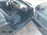 ✅ 2011 BMW 3 Series 328i xDrive • VIN: WBAPK5G57BNN31559 • Lot: 43800475. Wystawiony na IAAI z przebiegiem 121 384 mil. Bezpłatny archiwum sprzedaży aukcyjnych z USA i szczegółowy raport historii pojazdu na DreamBid. Zdjęcie 5.