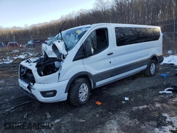 ✅ 2022 Ford Transit Passenger XL • VIN: 1FBAX2Y8XNKA62897 • Lot: 89276515. Wystawiony na Copart z przebiegiem Nie podano. Bezpłatny archiwum sprzedaży aukcyjnych z USA i szczegółowy raport historii pojazdu na DreamBid. Zdjęcie 1.