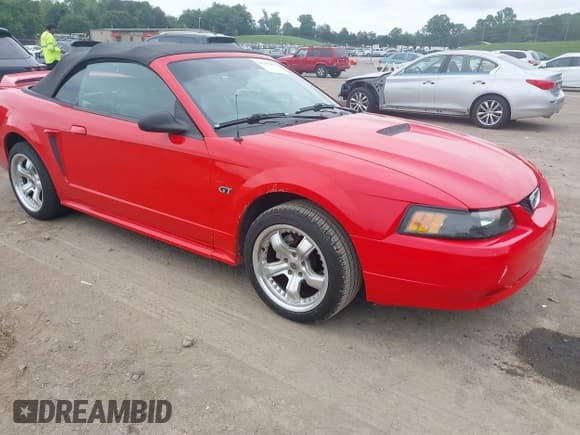 ✅ 2000 Ford Mustang GT • VIN: 1FAFP45X1YF260389 • Lot: 42210981. Listed on IAAI with 109,399 mi. Free auction sales archive from the USA and detailed vehicle history report at DreamBid. Image 1.