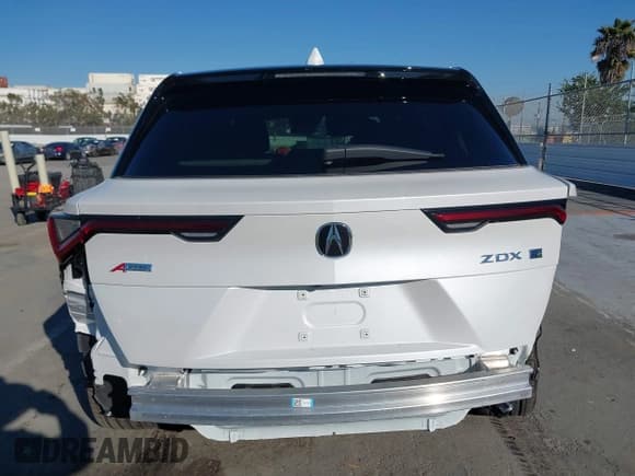 ✅ 2024 Acura ZDX w/A-Spec Package • VIN: 4W5KHMRK8RZ506801 • Лот: 43490695. Опубликован ранее на IAAI с пробегом 2 806 миль. Бесплатный доступ к архиву аукционных продаж из США и подробный отчёт об истории автомобиля на DreamBid. Изображение 17.