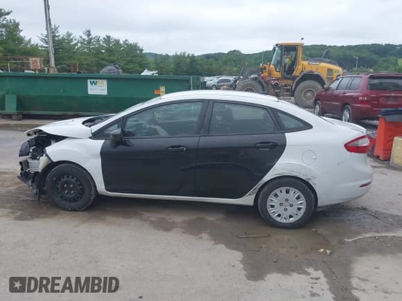 ✅ 2016 Ford Fiesta S • VIN: 3FADP4AJ4GM103897 • Lot: 42523789. Listed on IAAI with 166,101 mi. Free auction sales archive from the USA and detailed vehicle history report at DreamBid. Image 15.