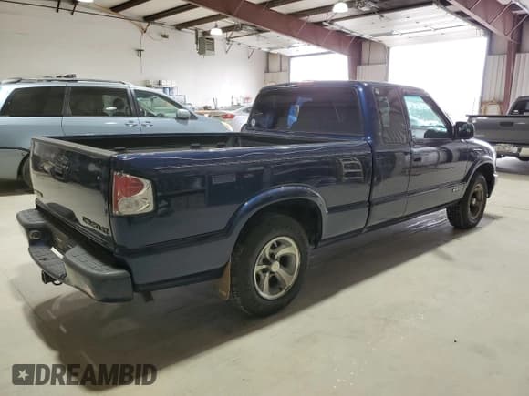 ✅ 2001 Chevrolet S-10 LS • VIN: 1GCCS19W018256081 • Лот: 53629275. Опубликован ранее на Copart с пробегом 145 627 миль. Бесплатный доступ к архиву аукционных продаж из США и подробный отчёт об истории автомобиля на DreamBid. Изображение 3.