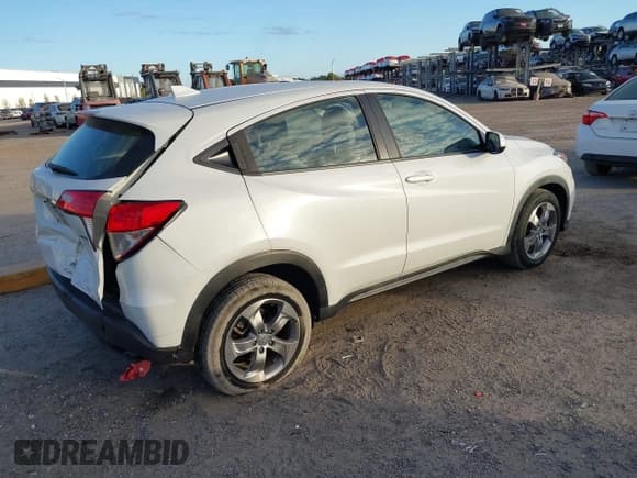 ✅ 2021 Honda HR-V LX • VIN: 3CZRU6H32MM716201 • Lot: 43557141. Wystawiony na IAAI z przebiegiem 49 100 mil. Bezpłatny archiwum sprzedaży aukcyjnych z USA i szczegółowy raport historii pojazdu na DreamBid. Zdjęcie 4.