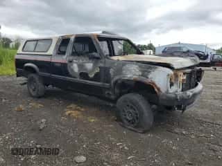 1993 Dodge Dakota z VIN 1B7GG23X4PS241900, wystawiony jako Copart lot #67055135 z przebiegiem Nie podano mil oraz Szkoda całkowita • Salvage title. Historia ofert i sprzedaży dostępna na DreamBid. Obrazek 4.