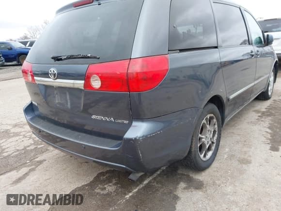 ✅ 2006 Toyota Sienna XLE • VIN: 5TDZA22C66S444142 • Lot: 43811351. Listed on IAAI with 170,546 mi. Free auction sales archive from the USA and detailed vehicle history report at DreamBid. Image 12.