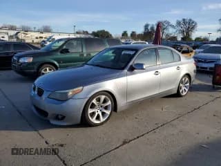 ✅ 2006 BMW 5 Series 550i • VIN: WBANB535X6CP00200 • Лот: 87271514. Опубликован ранее на Copart с пробегом 241 153 миль. Бесплатный доступ к архиву аукционных продаж из США и подробный отчёт об истории автомобиля на DreamBid. Изображение 1.