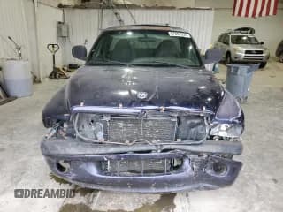 ✅ 1998 Dodge Dakota SLT • VIN: 1B7FL26X4WS541292 • Lot: 87887955. Wystawiony na Copart z przebiegiem 301 617 mil. Bezpłatny archiwum sprzedaży aukcyjnych z USA i szczegółowy raport historii pojazdu na DreamBid. Zdjęcie 5.