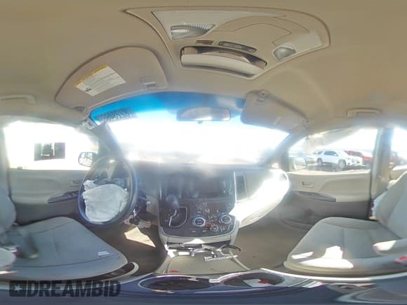 ✅ 2015 Toyota Sienna L • VIN: 5TDZK3DC2FS684711 • Lot: 82234665. Listed on Copart with Not provided. Free auction sales archive from the USA and detailed vehicle history report at DreamBid. Image 16.