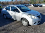 ✅ 2014 Nissan Versa SV • VIN: 3N1CN7AP4EL826396 • Lot: 43769273. Wystawiony na IAAI z przebiegiem 78 011 mil. Bezpłatny archiwum sprzedaży aukcyjnych z USA i szczegółowy raport historii pojazdu na DreamBid. Zdjęcie 1.