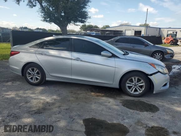 ✅ 2013 Hyundai Sonata GLS • VIN: 5NPEB4AC5DH682320 • Lot: 73504514. Listed on Copart with 173,229 mi. Free auction sales archive from the USA and detailed vehicle history report at DreamBid. Image 4.