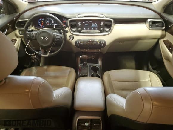 ✅ 2018 Kia Sorento EX • VIN: 5XYPHDA15JG354792 • Лот: 91345735. Опубликован ранее на Copart с пробегом 140 277 миль. Бесплатный доступ к архиву аукционных продаж из США и подробный отчёт об истории автомобиля на DreamBid. Изображение 8.