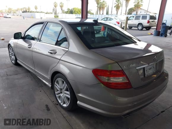 ✅ 2008 Mercedes-Benz C 300 Sport • VIN: WDDGF54X88R016283 • Lot: 43347497. Wystawiony na IAAI z przebiegiem 150 282 mil. Bezpłatny archiwum sprzedaży aukcyjnych z USA i szczegółowy raport historii pojazdu na DreamBid. Zdjęcie 3.