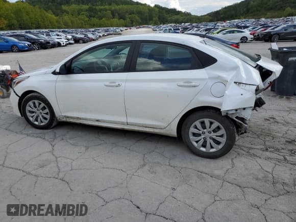 ✅ 2021 Hyundai Accent SE • VIN: 3KPC24A65ME151950 • Лот: 72065054. Опубликован ранее на Copart с пробегом 37 691 миль. Бесплатный доступ к архиву аукционных продаж из США и подробный отчёт об истории автомобиля на DreamBid. Изображение 2.