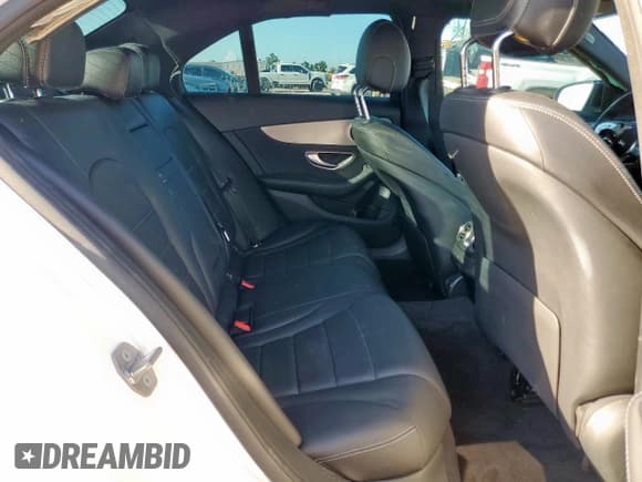 ✅ 2020 Mercedes-Benz C 300 • VIN: 55SWF8DB8LU334042 • Лот: 62797355. Опубликован ранее на Copart с пробегом 50 277 миль. Бесплатный доступ к архиву аукционных продаж из США и подробный отчёт об истории автомобиля на DreamBid. Изображение 10.