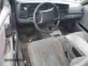 2000 Dodge Dakota Sport z VIN 1B7GG26N0YS530588, wystawiony jako Copart lot #44699515 z przebiegiem Nie podano mil oraz Szkoda całkowita • Salvage title. Historia ofert i sprzedaży dostępna na DreamBid. Obrazek 8.