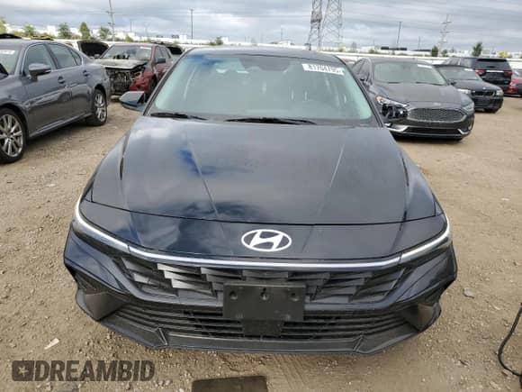 2024 Hyundai Elantra SEL с VIN KMHLS4DG1RU715411, выставлен на аукционе Copart как лот 81704795 с пробегом 11 230 миль миль и Списание • Salvage title. История ставок и продаж доступна на DreamBid. Изображение 5.