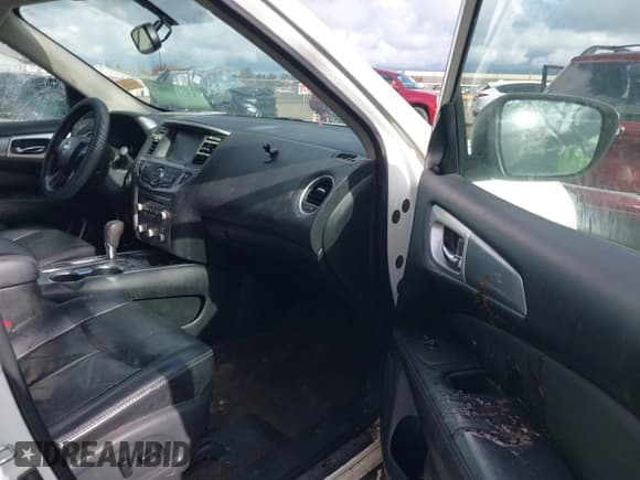 ✅ 2018 Nissan Pathfinder S • VIN: 5N1DR2MN3JC618434 • Lot: 43515967. Listed on IAAI with 134,198 mi. Free auction sales archive from the USA and detailed vehicle history report at DreamBid. Image 5.