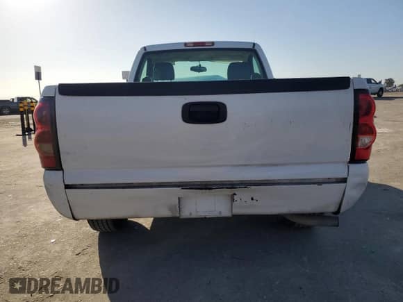 2005 Chevrolet Silverado 1500 Work Truck с VIN 1GCEC14V05Z333830, выставлен на аукционе Copart как лот 52386905 с пробегом 177 147 миль миль и Списание • Salvage title. История ставок и продаж доступна на DreamBid. Изображение 6.