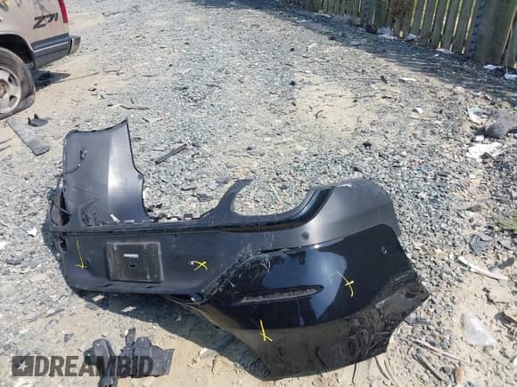 ✅ 2020 Mercedes-Benz GLC 300 • VIN: W1N0J8EB1LF866323 • Lot: 40169760. Listed on IAAI with 63,154 mi. Free auction sales archive from the USA and detailed vehicle history report at DreamBid. Image 12.